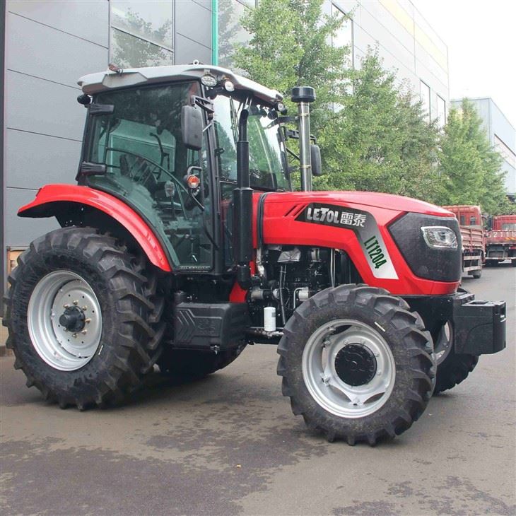 Chinese Factory Garden Lawnmower Tractor Agricultural Tractors 4x4 Grass Cutting Tractor factory