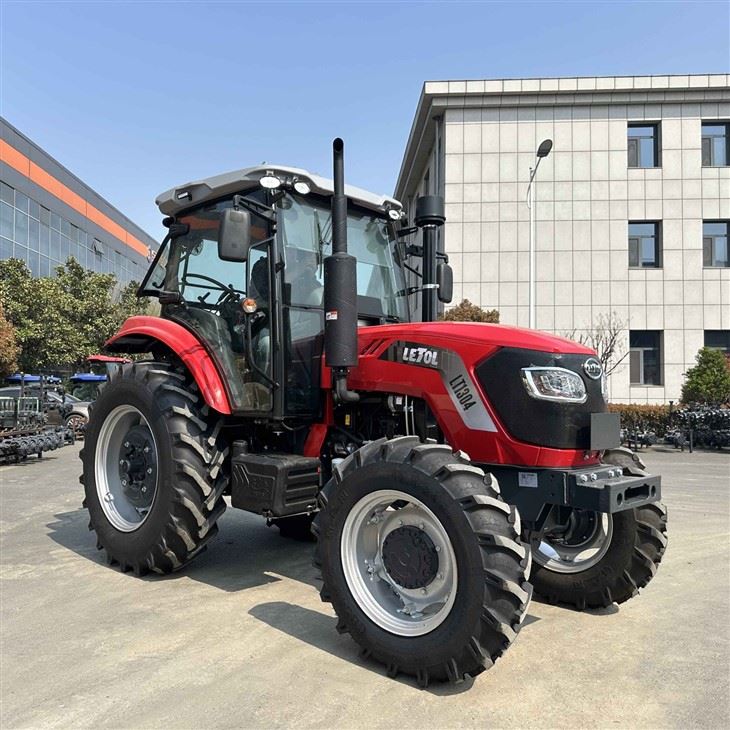 Stable Performance 130HP 4WD Diesel Engine Tractor Tiller Tractor China Direct Farm Tractor 4x4 best